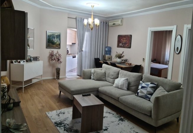 Tirane, shitet apartament 2+1+Ballkon Kati 5, 94 m² 168.000 € (Don Bosko)