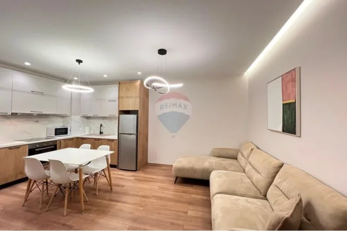 Tirane, jepet me qera apartament 2+1 , 88 m² 850 € 