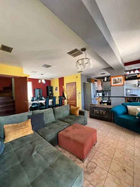 Tirane, shitet apartament 3+1+Ballkon Kati 4, 240 m² 335.000 € (KODRA E DIELLIT 1)