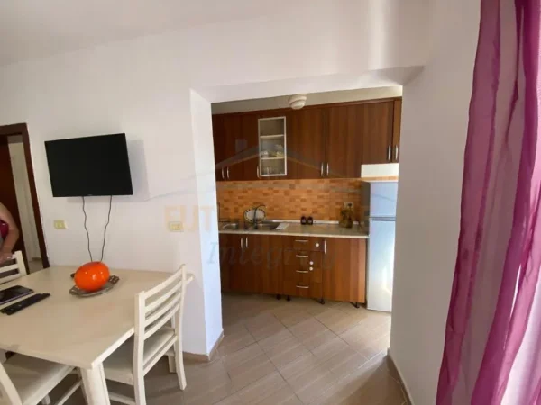 Tirane, jepet me qera apartament 1+1+Ballkon Kati 4, 70 m² 500 € (21 dhjetori)