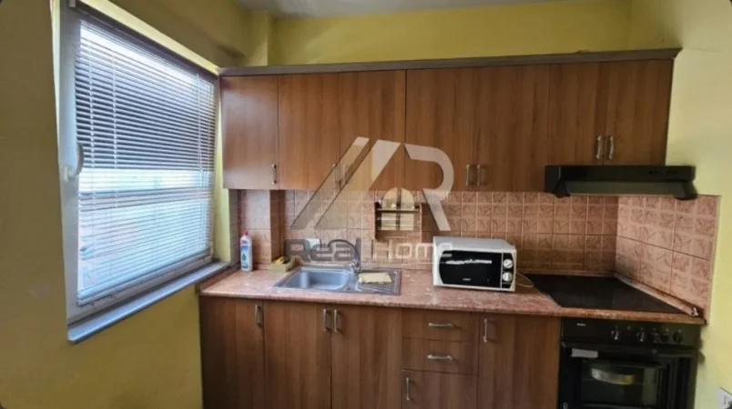 Tirane, jepet me qera apartament 1+1+Ballkon Kati 5, 105 m² 450 € (rruga Jordan Misja)