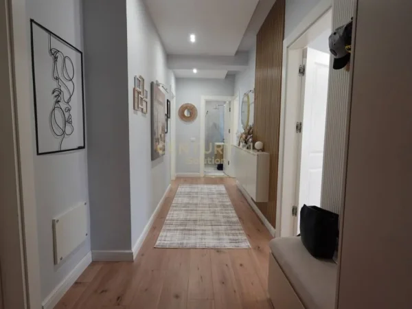 Tirane, shitet apartament 3+1 Kati 2, 152 m² 365.000 € 