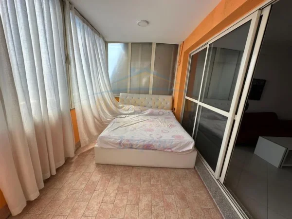 Tirane, shitet garsonier 1+1+Ballkon Kati 10, 52 m² 73.000 € (Unaza e Re, Tirane)