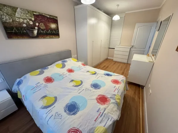 Tirane, jepet me qera apartament 2+1 Kati 1, 120 m² 700 € (Kodra e diellit 2)