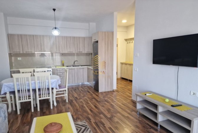 Tirane, jepet me qera apartament 2+1+Ballkon Kati 6, 108 m² 600 € (Kompleksi Green City)