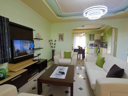 Tirane, jepet me qera apartament 2+1+2+Ballkon Kati 2, 144 m² 550 € (Selite)