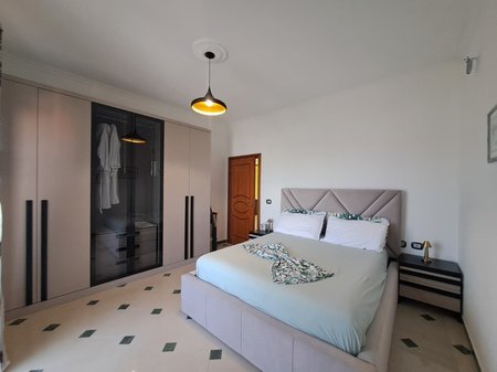 Tirane, jepet me qera apartament 2+1+2+Ballkon Kati 2, 144 m² 550 € (Selite)
