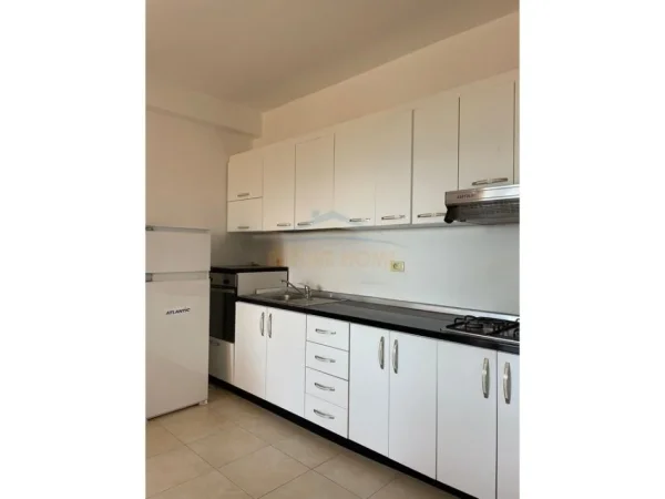 Durres, jepet me qera apartament 2+1+Ballkon Kati 9, 90 m² 350 € 