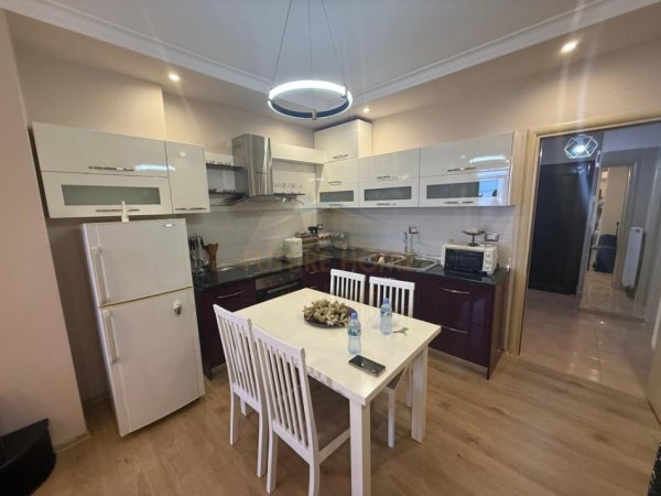 Pogradec, shitet apartament 2+1 Kati 5, 80 m² 92.000 € (Lagjia 3,Dëshmorët e Pojskës)