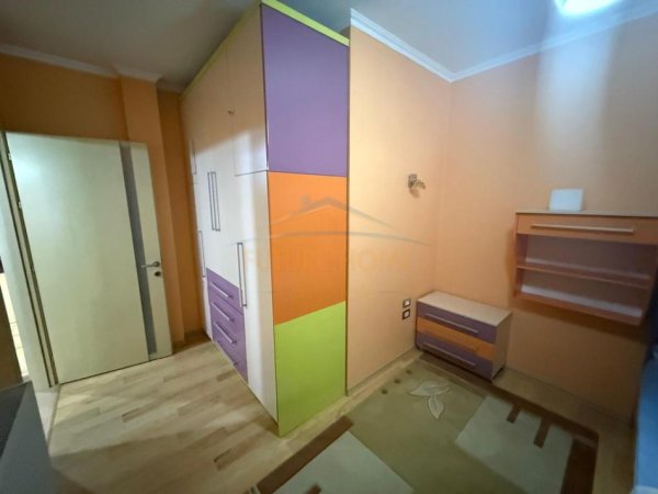 Pogradec, shitet apartament 2+1 Kati 5, 80 m² 92.000 € (Lagjia 3,Dëshmorët e Pojskës)