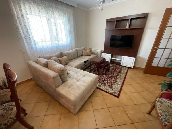 Tirane, jepet me qera apartament 2+1 Kati 10, 100 m² 1.000 € (AIR ALBANIA)