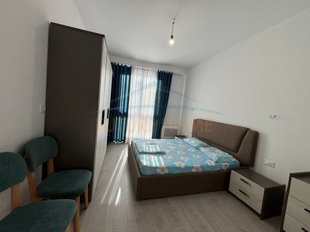 Tirane, jepet me qera apartament 2+1+2+Ballkon Kati 3, 93 m² 700 € (5 Maji)
