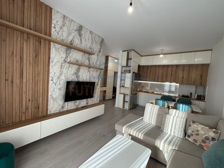 Tirane, jepet me qera apartament 2+1+2+Ballkon Kati 3, 93 m² 700 € (5 Maji)