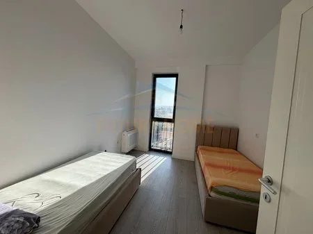 Tirane, jepet me qera apartament 2+1+2+Ballkon Kati 3, 93 m² 700 € (5 Maji)