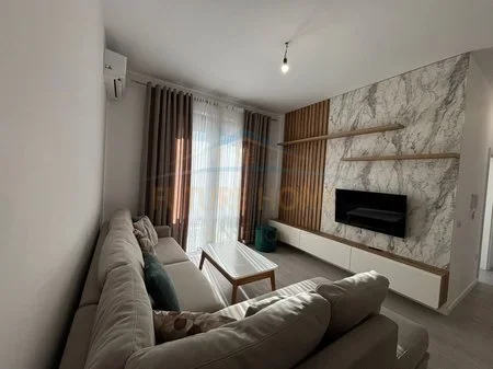 Tirane, jepet me qera apartament 2+1+2+Ballkon Kati 3, 93 m² 700 € (5 Maji)