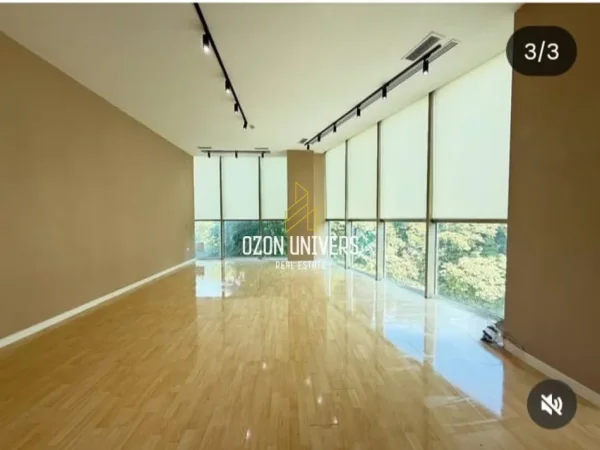 Tirane, jepet me qera ambjent biznesi , 59 m² 1.500 € (Drejtoria e Përgjithshme e Policisë, Rruga Myslym Shyri)