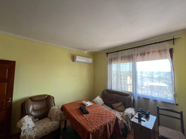 Tirane, jepet me qera apartament 2+1+Ballkon Kati 4, 100 m² 400 € (PORCELAN)