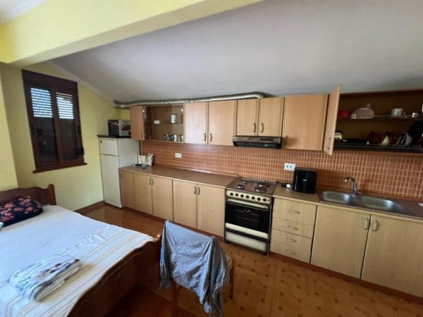 Tirane, jepet me qera apartament 2+1+Ballkon Kati 4, 100 m² 400 € (PORCELAN)