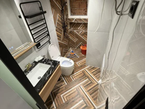 Tirane, jepet me qera apartament 2+1+Ballkon Kati 1, 70 m² 650 € (RRUGA PETI, LIQENI I THATE)