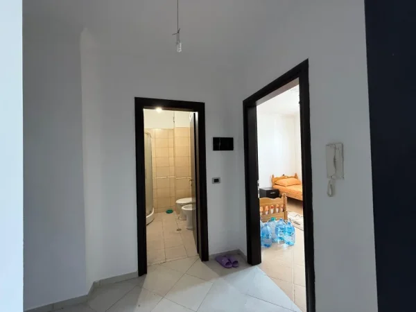 Tirane, jepet me qera apartament 2+1 Kati 5, 110 m² 420 € 