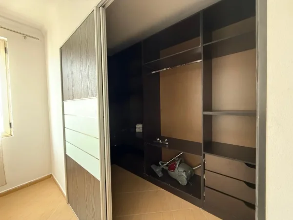 Tirane, jepet me qera apartament 2+1 Kati 5, 110 m² 420 € 