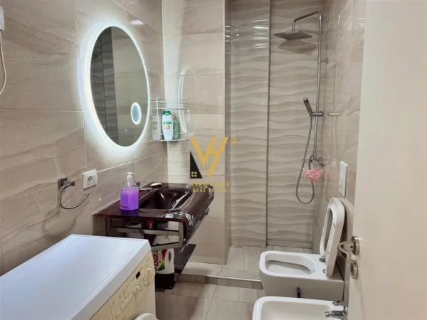 Tirane, jepet me qera apartament 1+1+Ballkon Kati 5, 75 m² 690 € (RRUGA E ELBASANIT)