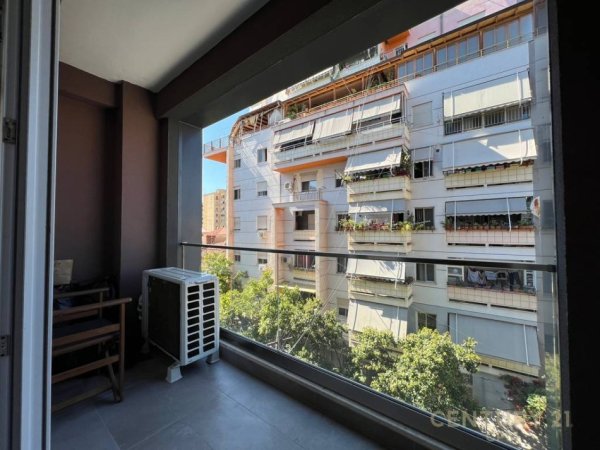 Tirane, jepet me qera apartament 2+1 Kati 5, 105 m² 1.500 € (Rr.e Barrikadave)