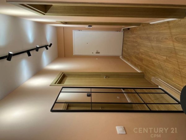 Tirane, jepet me qera apartament 2+1 Kati 5, 105 m² 1.500 € (Rr.e Barrikadave)