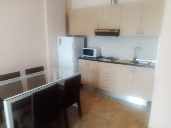 Tirane, jepet me qera apartament 2+1+Ballkon Kati 2, 71 m² 500 € (Rruga Kodra e Diellit)