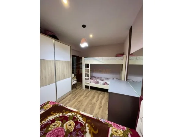 Durres, shitet apartament 2+1 Kati 3, 120.000 € 