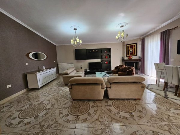 Tirane, shitet Vile 2 Katshe Kati 2, 237 m² 
