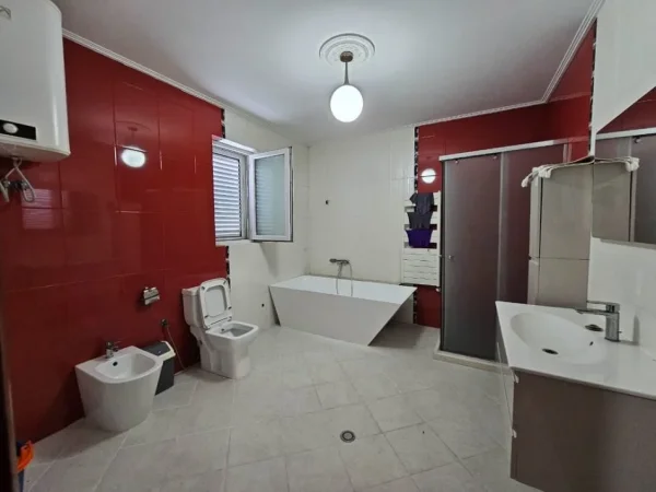 Tirane, shitet Vile 2 Katshe Kati 2, 237 m² 