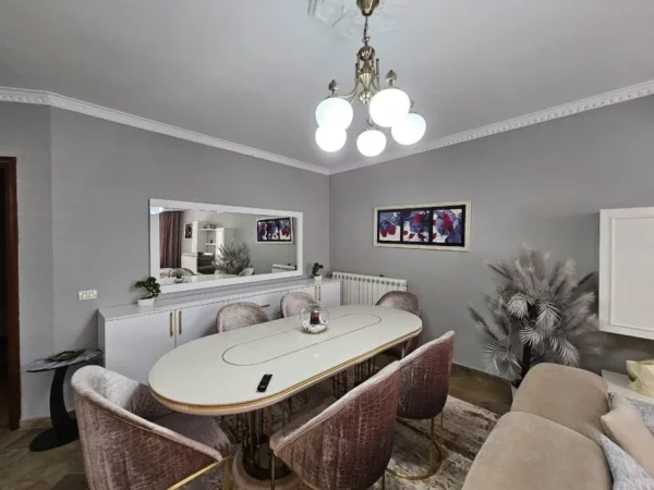 Tirane, shitet Vile 2 Katshe Kati 2, 237 m² 