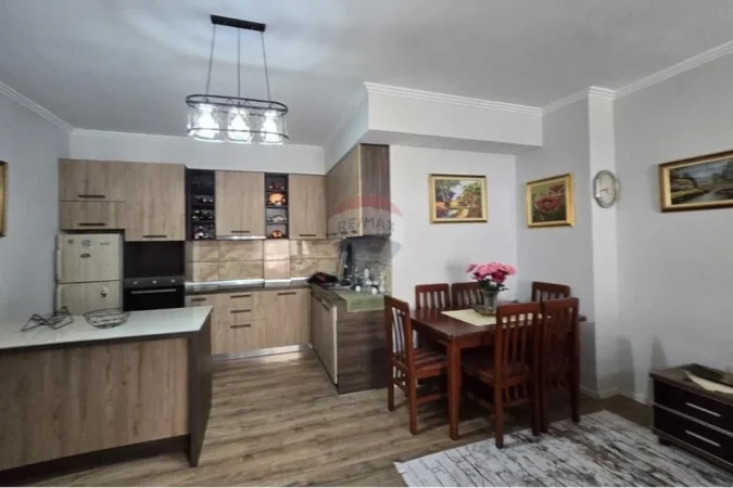 Tirane, shitet apartament 2+1+Ballkon Kati 2, 116 m² 150.000 € (Rruga Sotir Caci)