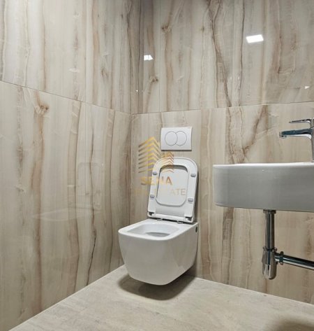 Tirane, jepet me qera ambjent biznesi Kati 0, 200 m² 3000 € (Bllok, Rruga Sami Frasheri)