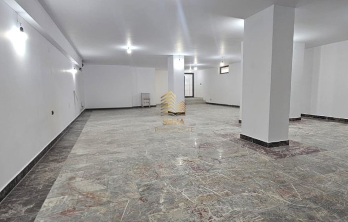 Tirane, jepet me qera ambjent biznesi Kati 0, 200 m² 3700 € (Rruga Sami Frasheri)