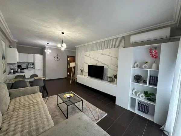 Tirane, jepet me qera apartament 2+1 Kati 7, 120 m² 1.000 € (Zogu zi)
