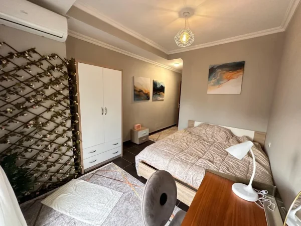 Tirane, jepet me qera apartament 2+1 Kati 7, 120 m² 1.000 € (Zogu zi)