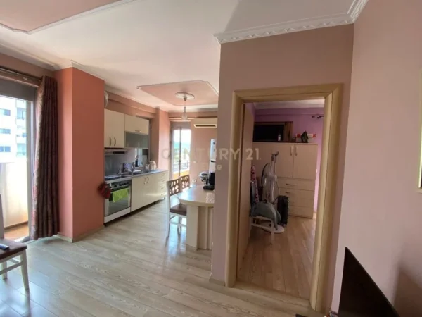 Tirane, shitet apartament 1+1 Kati 5, 81 m² 95.000 € 
