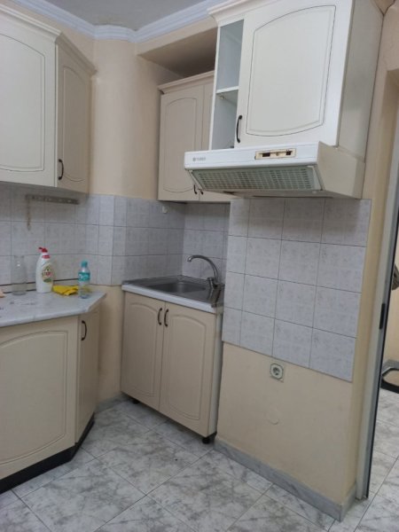 Tirane, jepet me qera apartament 2+1 Kati 2, 59 m² 600 € (Rruga e kavajes)