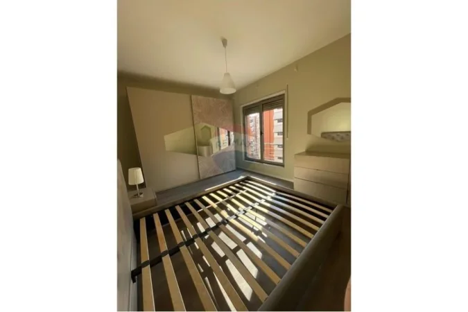 Tirane, jepet me qera apartament 2+1+Ballkon , 125 m² 1.150 € 
