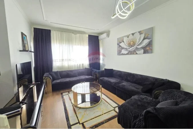 Tirane, shitet apartament 2+1+Ballkon Kati 6, 90 m² 155.000 € (Rruga Xhanfize Keko)