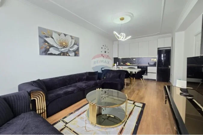 Tirane, shitet apartament 2+1+Ballkon Kati 6, 90 m² 155.000 € (Rruga Xhanfize Keko)