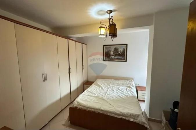 Tirane, shitet apartament 2+1+Ballkon , 100 m² 200.000 € 