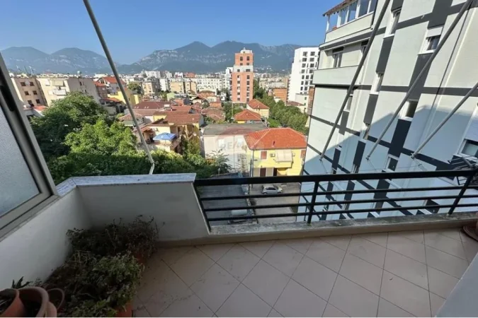 Tirane, shitet apartament 2+1+Ballkon , 100 m² 200.000 € 