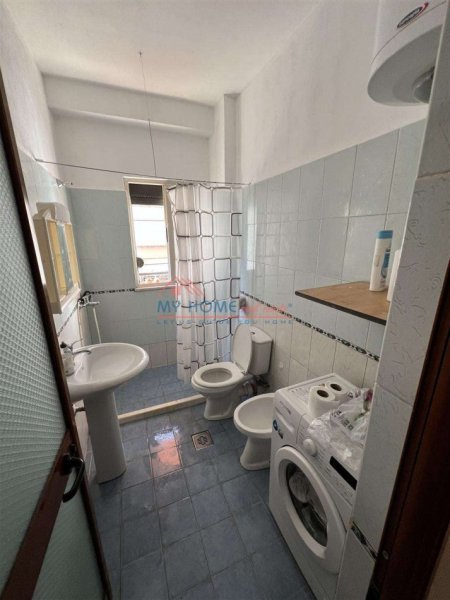 Apartament 1+1 me qera ne Rruga 5 Maji Tirane