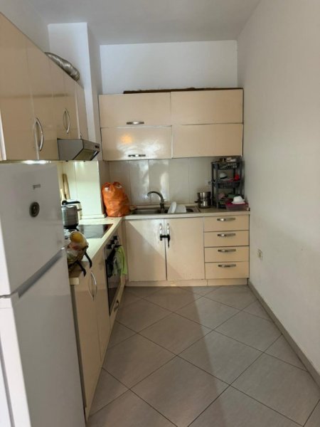 Tirane, shitet apartament 2+1+Ballkon Kati 3, 107 m² 155.000 € (Pranë Bar Ikon, Astir)