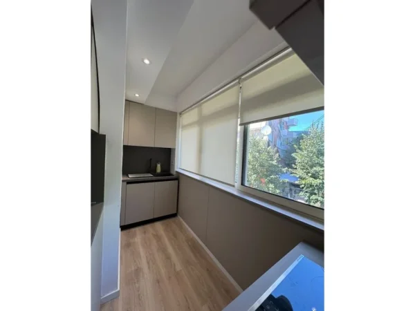 Tirane, jepet me qera apartament 2+1 Kati 2, 75 m² 700 € 