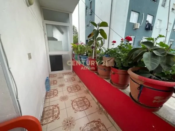 Tirane, shes apartament 3+1+Ballkon Kati 3, 118 m² 175.000 € (Materniteti i Ri)