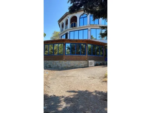 Fier, shitet bar-resorant Kati 0, 161 m² 300.000 € 